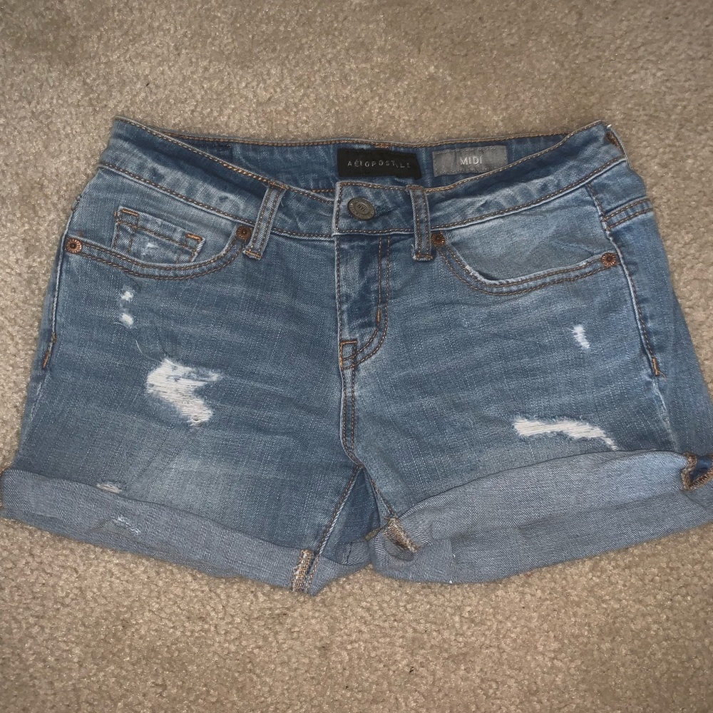 Super cute Aéropostale light wash jean shorts✨